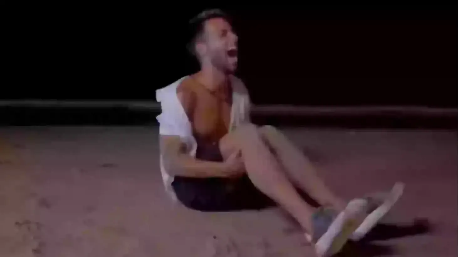 מתמודד הריאליטי חוסה קרלוס מונטויה ברגע הריאליטי הכי דרמטי שנראה על המסך עד היום מתמודד הריאליטי חוסה קרלוס מונטויה ברגע הריאליטי הכי דרמטי שנראה על המסך עד היום