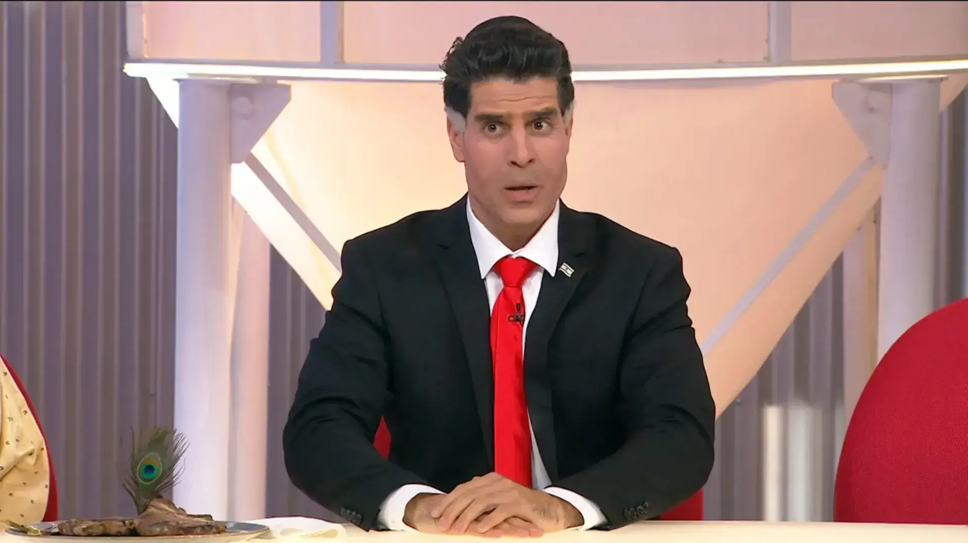 אורי לייזרוביץ' בתפקיד השר רון דרמר, "ארץ נהדרת" אורי לייזרוביץ' בתפקיד השר רון דרמר, "ארץ נהדרת"
