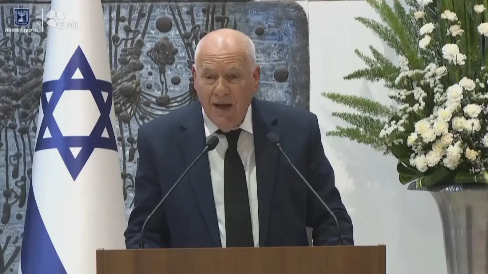 עוזי פוגלמן בטקס ההשבעה של הנשיא העליון, בית הנשיא, 13 בפברואר 2025 עוזי פוגלמן בטקס ההשבעה של הנשיא העליון, בית הנשיא, 13 בפברואר 2025