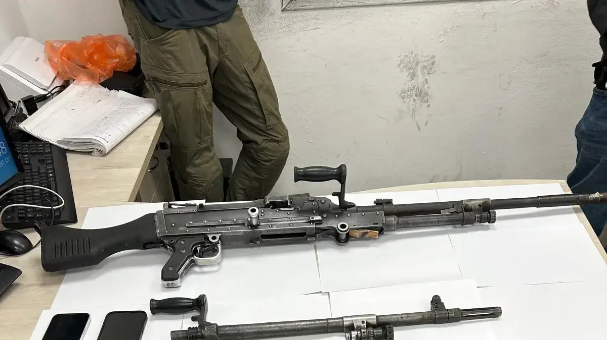 כלי נשק נתפס במיטה של זוג מהדרום כלי נשק נתפס במיטה של זוג מהדרום