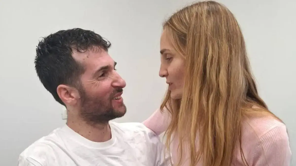שגיא דקל חן מתאחד עם אישתו אביטל שגיא דקל חן מתאחד עם אישתו אביטל