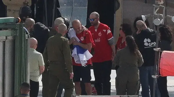יאיר הורן מגיע לבית החולים איכילוב, 15 בפברואר 2025