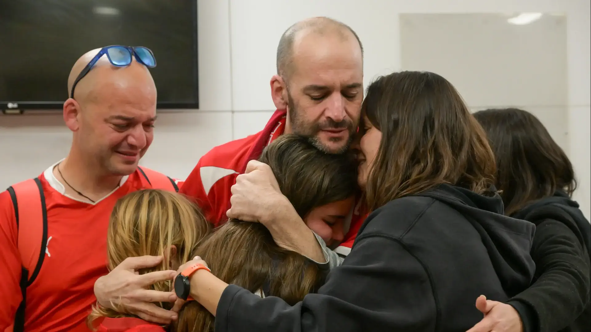 יאיר הורן במפגש עם בני משפחתו בבית החולים איכילוב, 15 בפברואר 2025 יאיר הורן במפגש עם בני משפחתו בבית החולים איכילוב, 15 בפברואר 2025