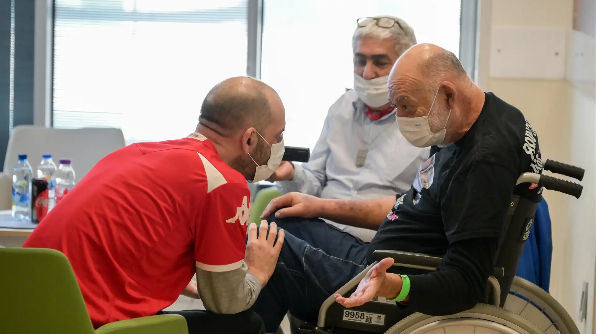 יאיר הורן במפגש מרגש עם אביו יצחק, בבית החולים איכילוב יאיר הורן במפגש מרגש עם אביו יצחק, בבית החולים איכילוב