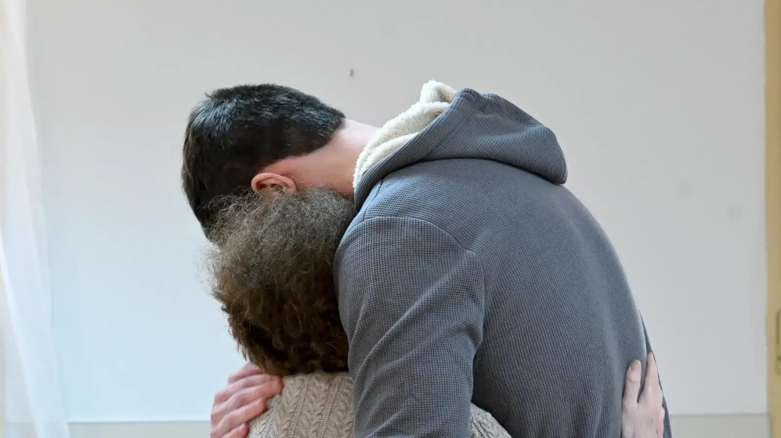 אלכסנדר (סשה) טרופנוב במפגש המרגש עם סבתו אירנה, בבית החולים שיבא אלכסנדר (סשה) טרופנוב במפגש המרגש עם סבתו אירנה, בבית החולים שיבא