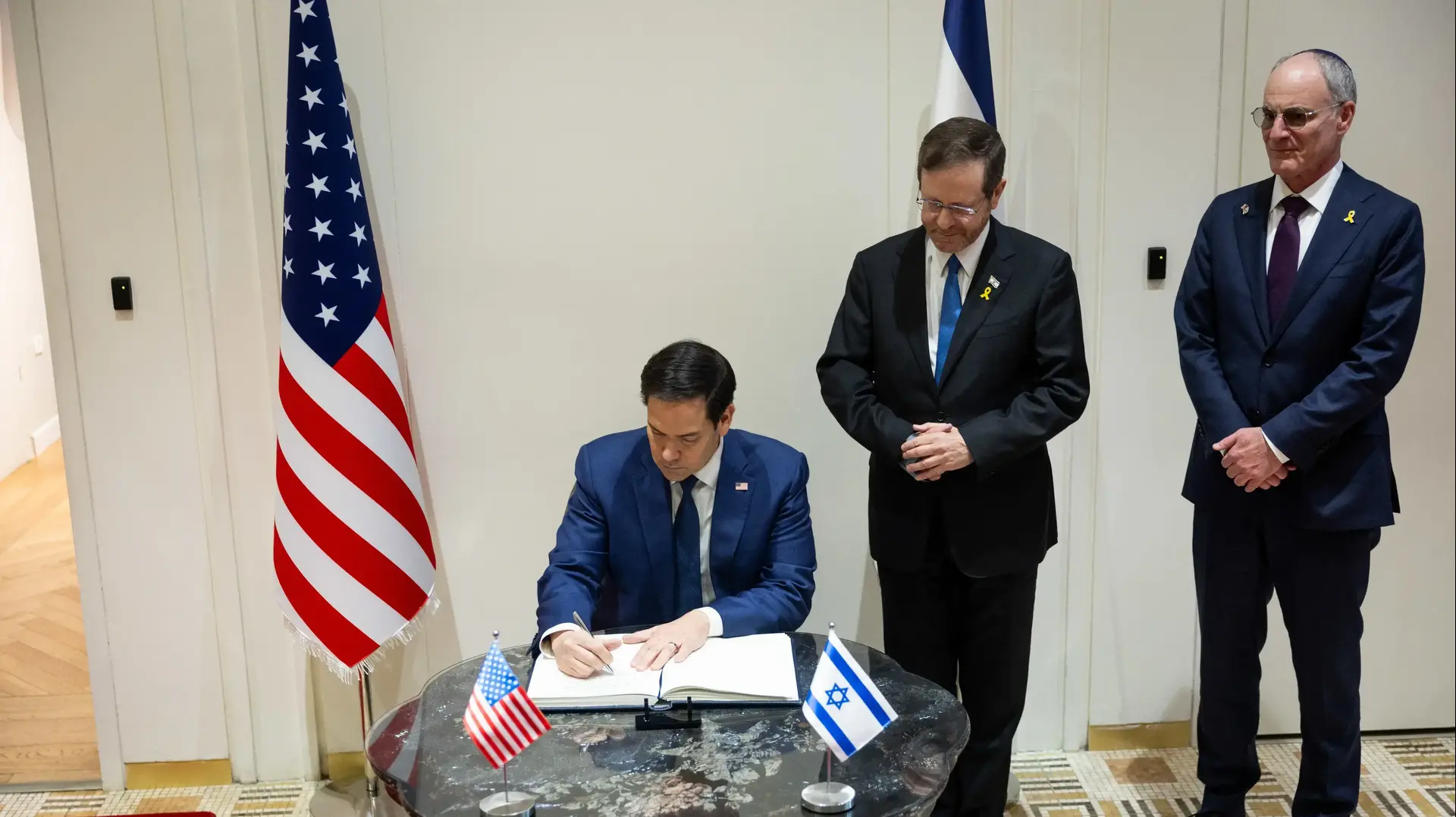 נשיא המדינה יצחק הרצוג עם מזכיר המדינה ה אמריקני מרקו רוביו , 16 בפברואר 2025 נשיא המדינה יצחק הרצוג עם מזכיר המדינה ה אמריקני מרקו רוביו , 16 בפברואר 2025