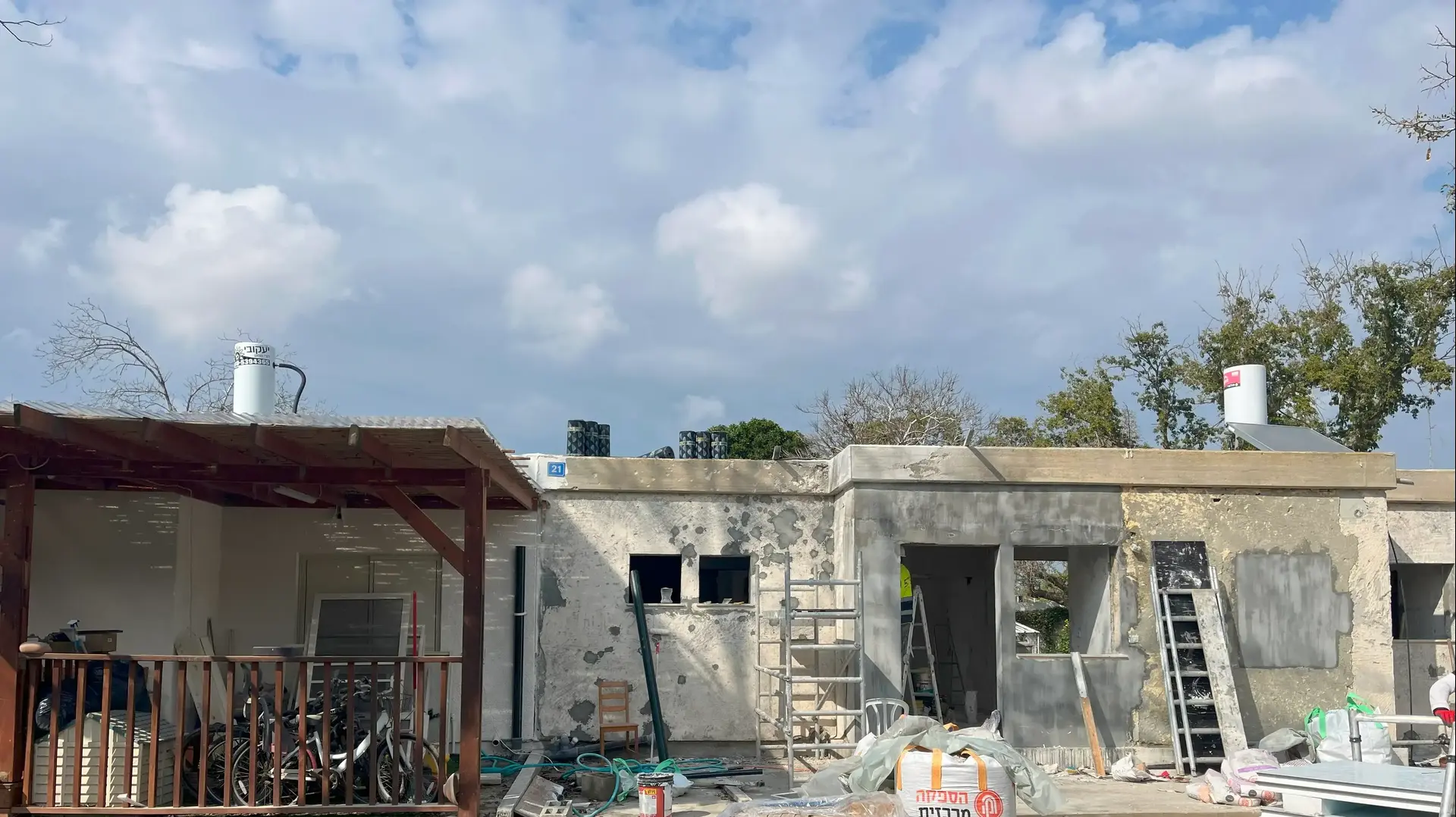 עבודות בנייה ושיקום פיזי בקיבוץ נירים עבודות בנייה ושיקום פיזי בקיבוץ נירים