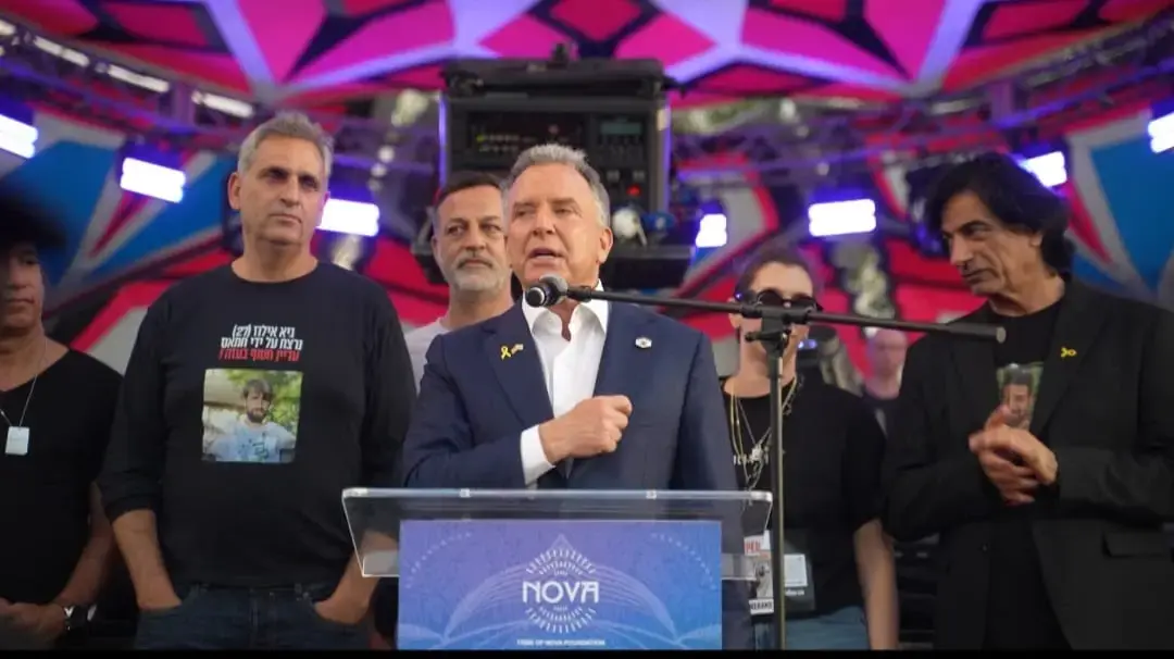 סטיב וויטקוף, נעילת מיצג הנובה במיאמי סטיב וויטקוף, נעילת מיצג הנובה במיאמי