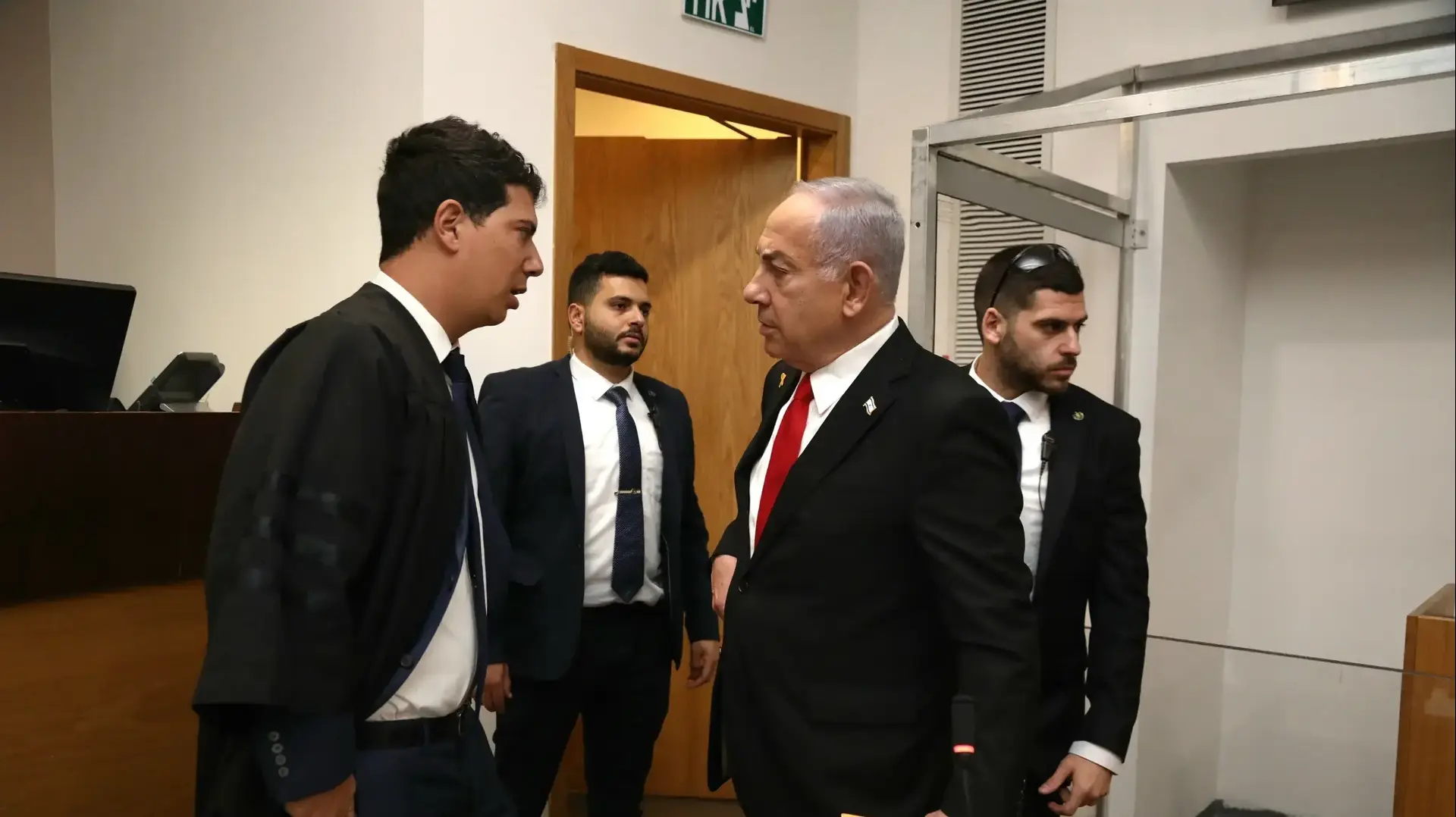 רה"מ בנימין נתניהו, עו"ד עמית חדד, עדות רה"מ במשפט תיקי האלפים, בימ"ש מחוזי ת"א, 17 בפברואר 2025 רה"מ בנימין נתניהו, עו"ד עמית חדד, עדות רה"מ במשפט תיקי האלפים, בימ"ש מחוזי ת"א, 17 בפברואר 2025
