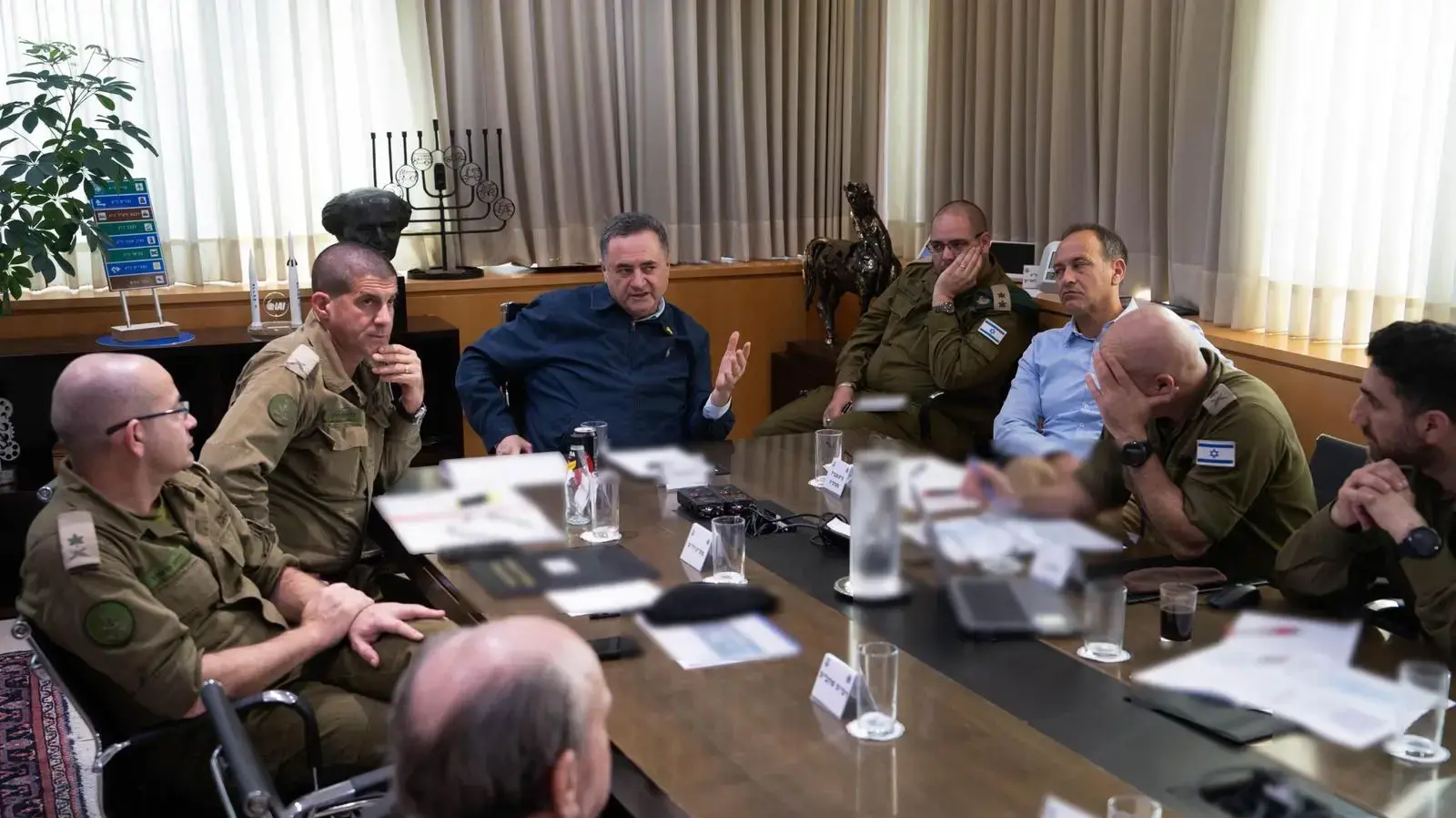שר הביטחון ישראל כ"ץ כינס דיון בנושא טרנספר לאזרחי עזה, 17 בפברואר 2025 שר הביטחון ישראל כ"ץ כינס דיון בנושא טרנספר לאזרחי עזה, 17 בפברואר 2025