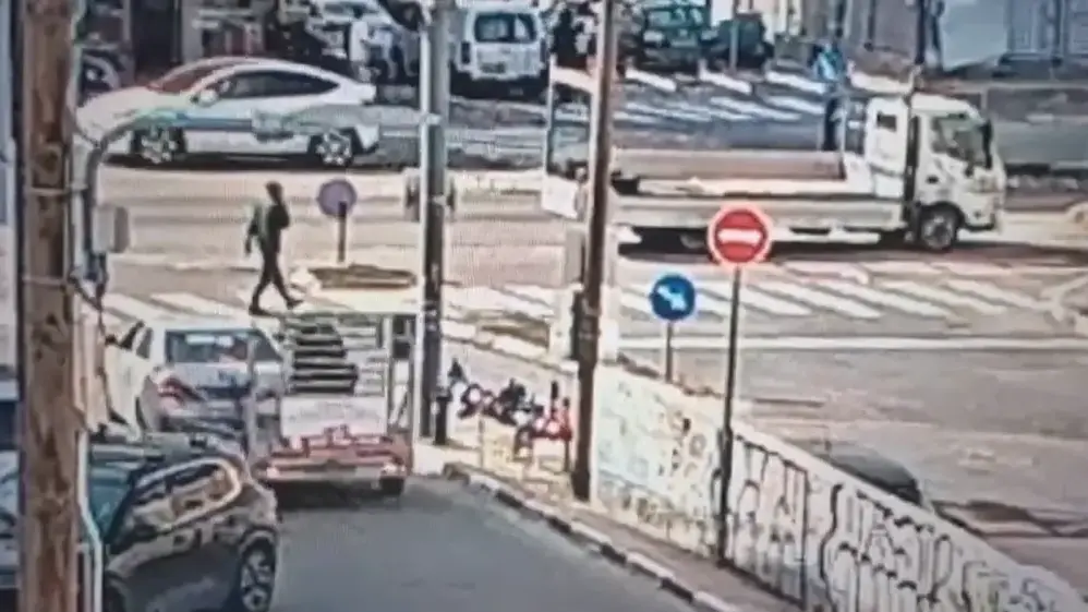 תיעוד רגע הפיצוץ של האופנוע בתל אביב