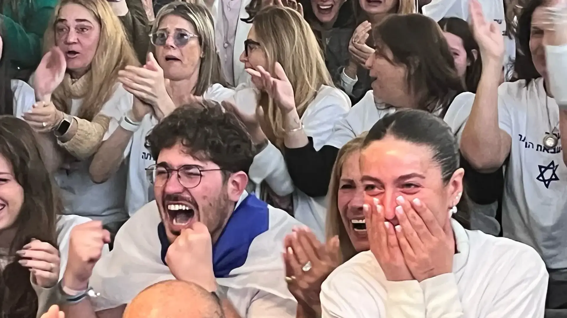 משפחתו של עומר שם טוב ברגע שחרורו משפחתו של עומר שם טוב ברגע שחרורו