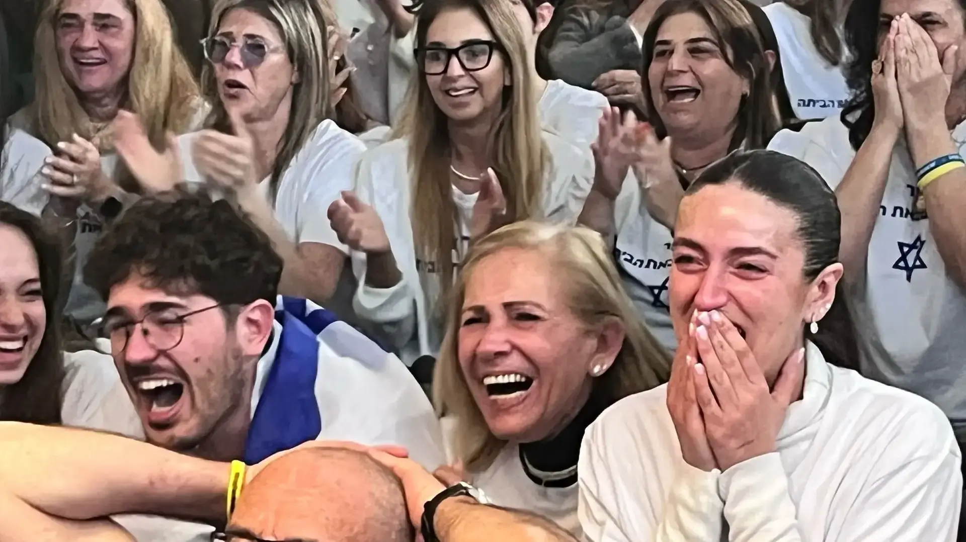משפחות של עומר שם טוב נרגשים לראותו משפחות של עומר שם טוב נרגשים לראותו
