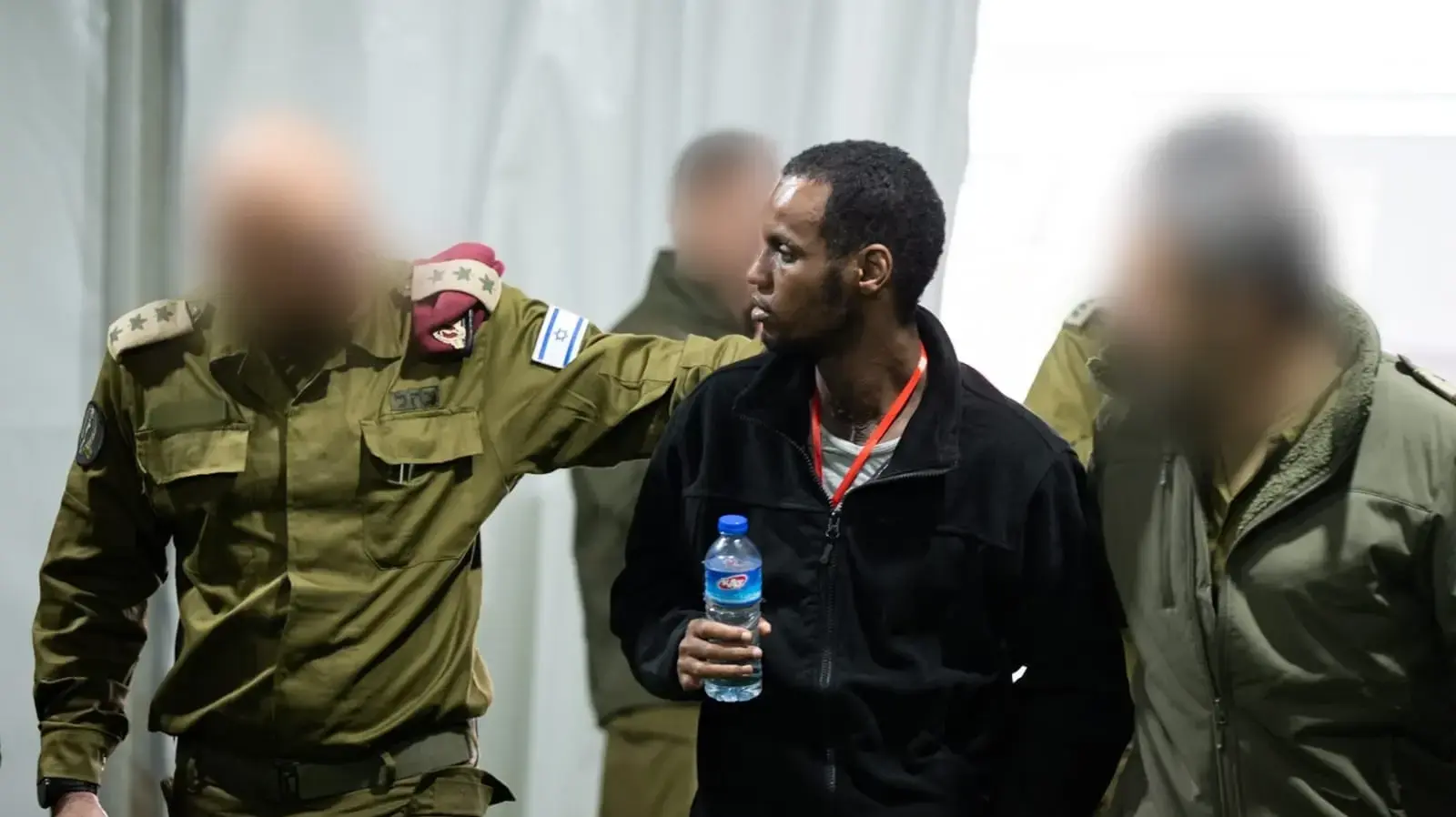 אברה מנגיסטו מתאחד עם משפחתו, 22 בפברואר 2025