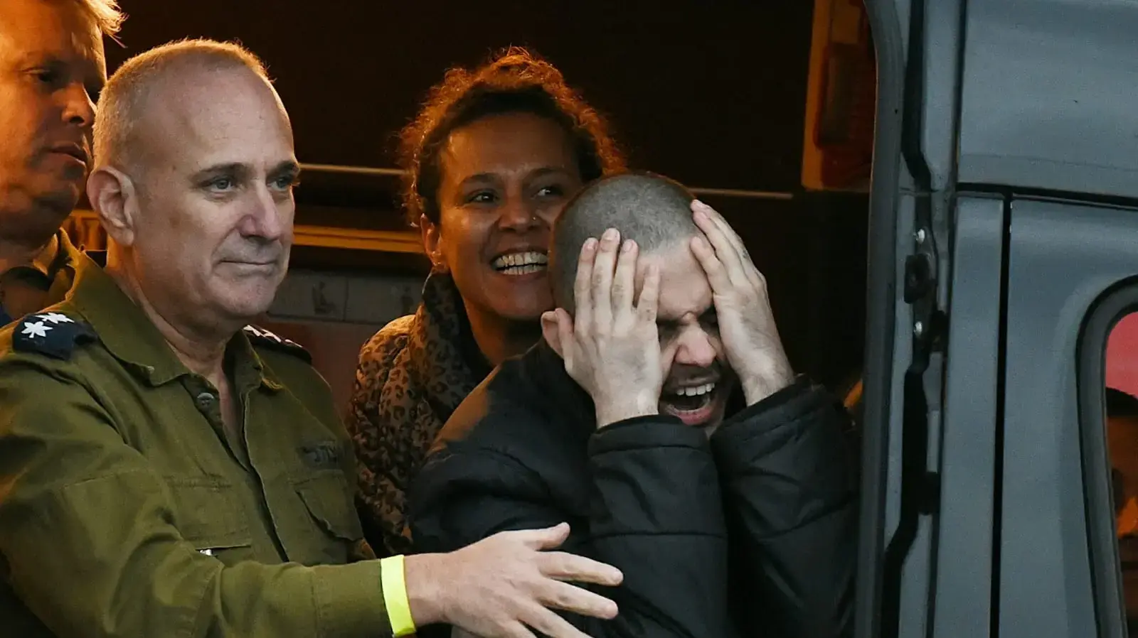 עומר ונקרט בהגיעו לבי"ח בילינסון, 22 בפברואר 2025 עומר ונקרט בהגיעו לבי"ח בילינסון, 22 בפברואר 2025