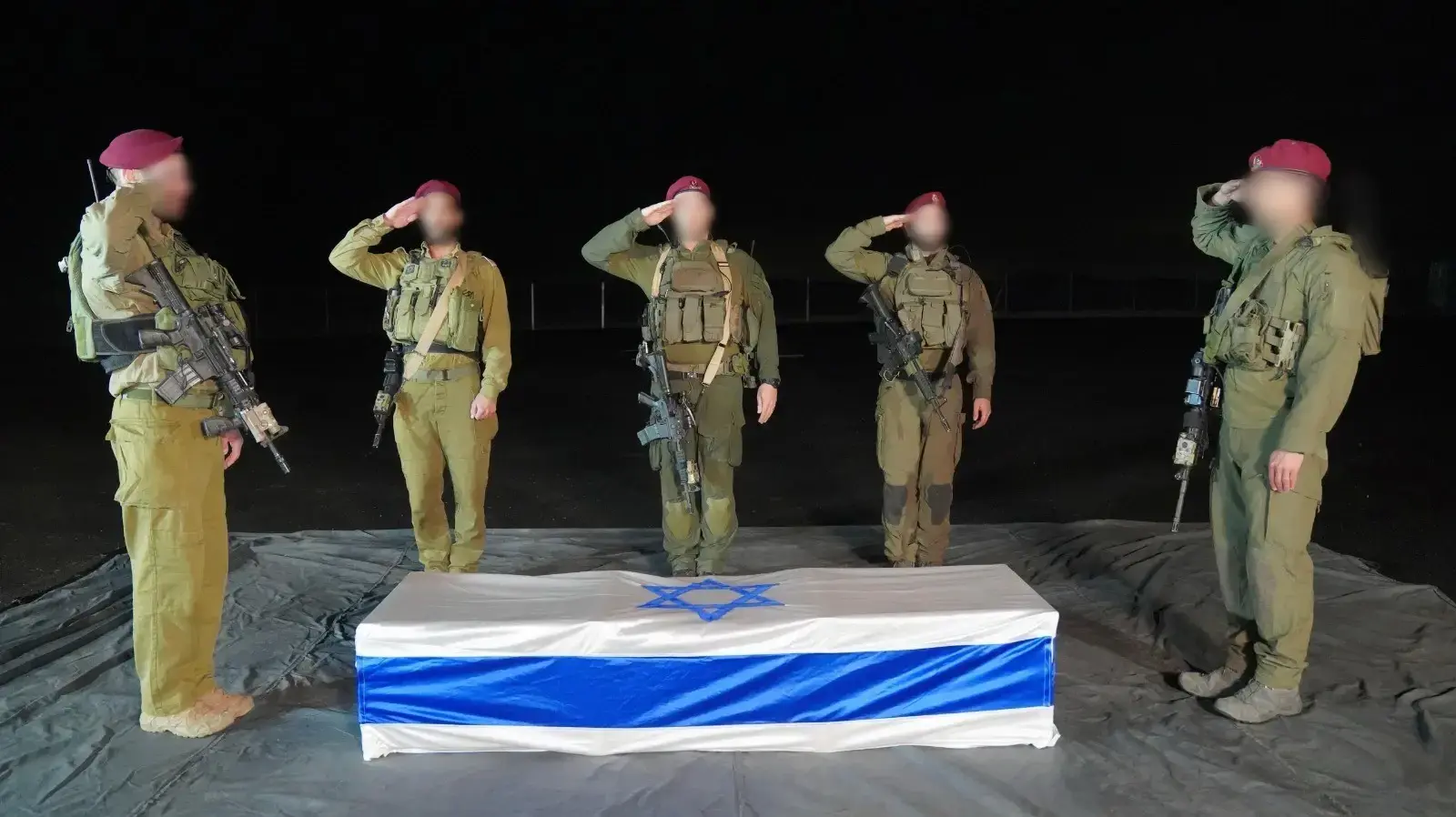 קבלת ארונה של שירי ביבס-סילברמן לידי קציני צה"ל , 22 בפברואר 2025
קבלת ארונה של שירי ביבס-סילברמן לידי קציני צה"ל , 22 בפברואר 2025