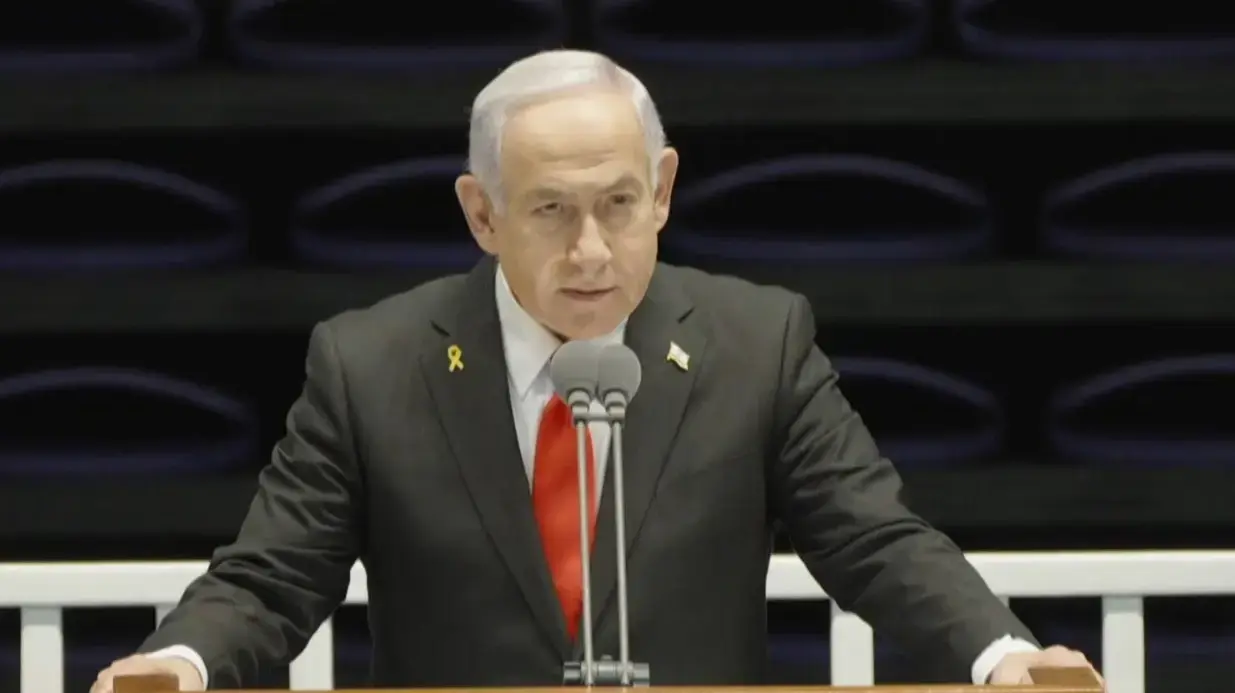ראש הממשלה בנימין נתניהו בטקס סיום קורס קצינים קרביים מחזור 71 בהיכל “טוטו” בחולון , 23 בפברואר 2025 ראש הממשלה בנימין נתניהו בטקס סיום קורס קצינים קרביים מחזור 71 בהיכל “טוטו” בחולון , 23 בפברואר 2025
