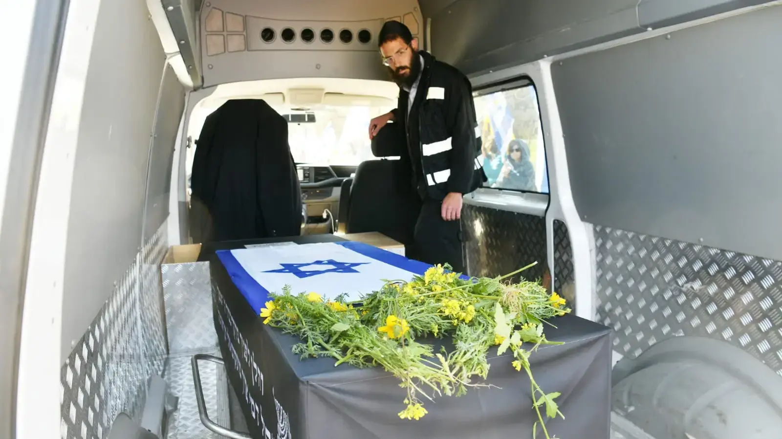 הלוויתו של עודד ליפשיץ, ניר עוז , 25 בפברואר 2025