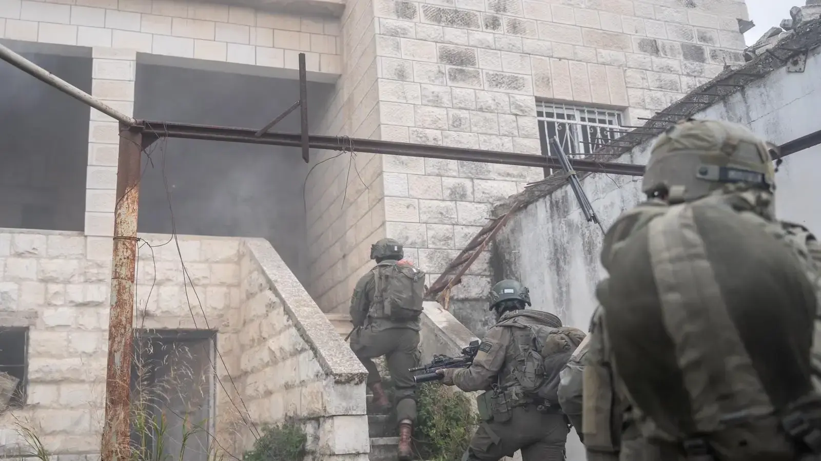 פעילות לוחמי חטיבת הנח״ל במבצע סיכול טרור בשומרון פעילות לוחמי חטיבת הנח״ל במבצע סיכול טרור בשומרון