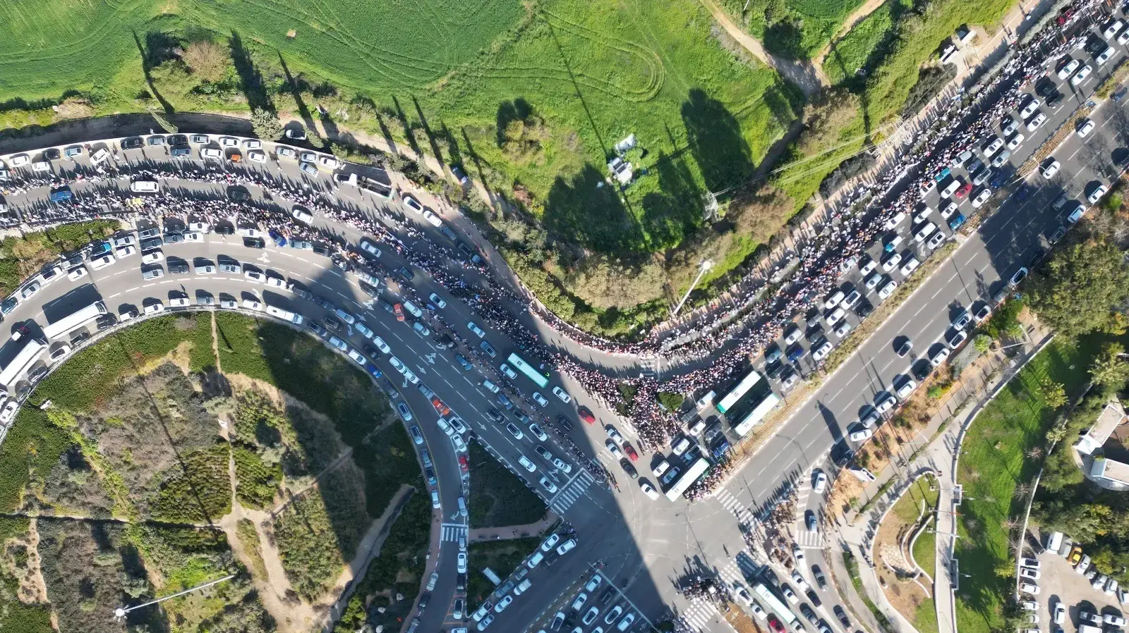 מסע הלוויה של משפחת ביבס, מחלף ראשונים, 26 בפברואר 2025