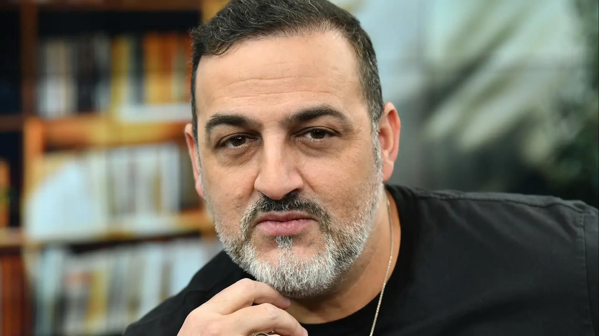 "ועדת תרבות" עם קובי אפללו, פברואר 2025 "ועדת תרבות" עם קובי אפללו, פברואר 2025