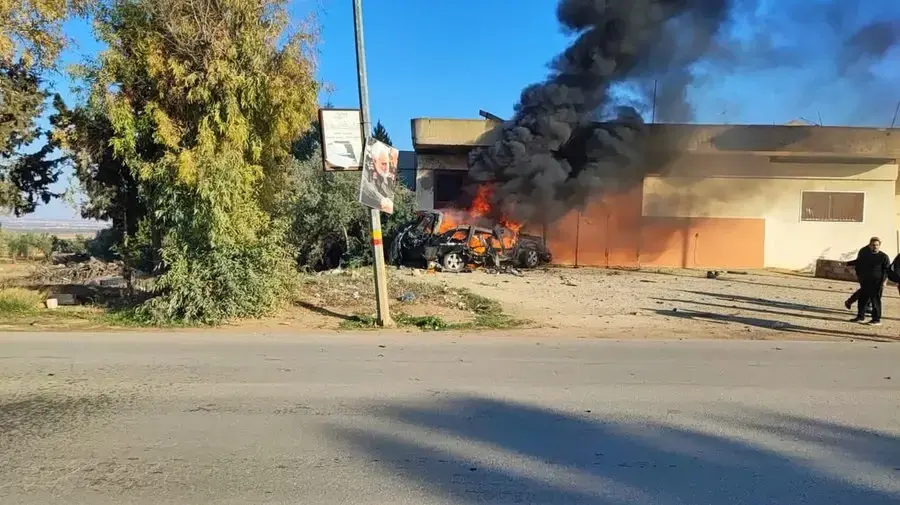 תקיפת רכב מהאוויר במחוז אל-הרמל, שבצפון-מזרח לבנון תקיפת רכב מהאוויר במחוז אל-הרמל, שבצפון-מזרח לבנון