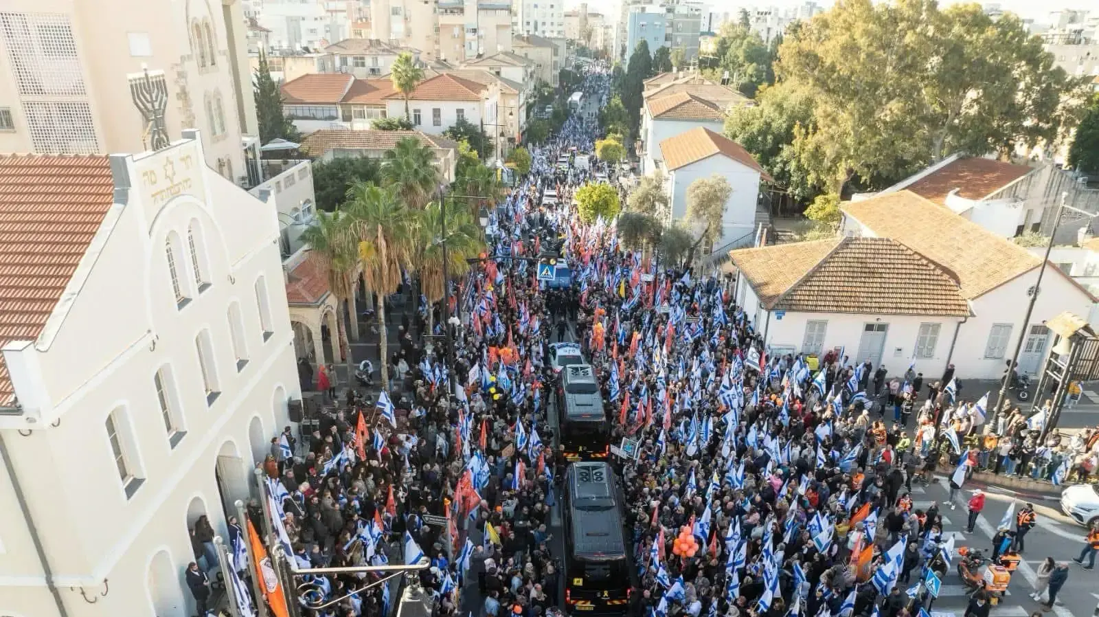 מסע הלוויה של בני משפחת ביבס, ראשון לציון, 26 בפברואר 2025 מסע הלוויה של בני משפחת ביבס, ראשון לציון, 26 בפברואר 2025