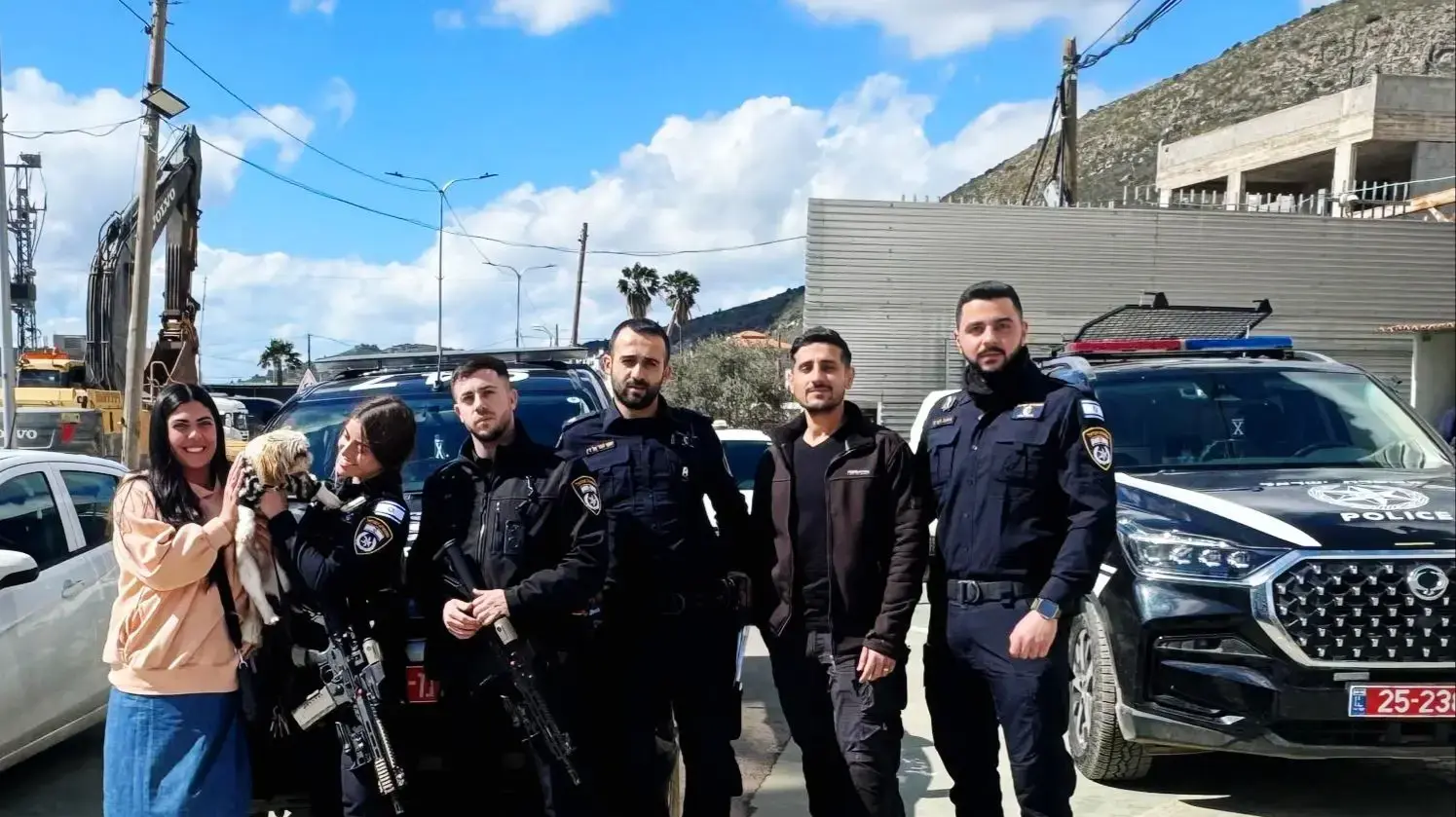 קוקו כלבת שיצו מנהריה אותרה בבית במג'ד אל-כרום קוקו כלבת שיצו מנהריה אותרה בבית במג'ד אל-כרום