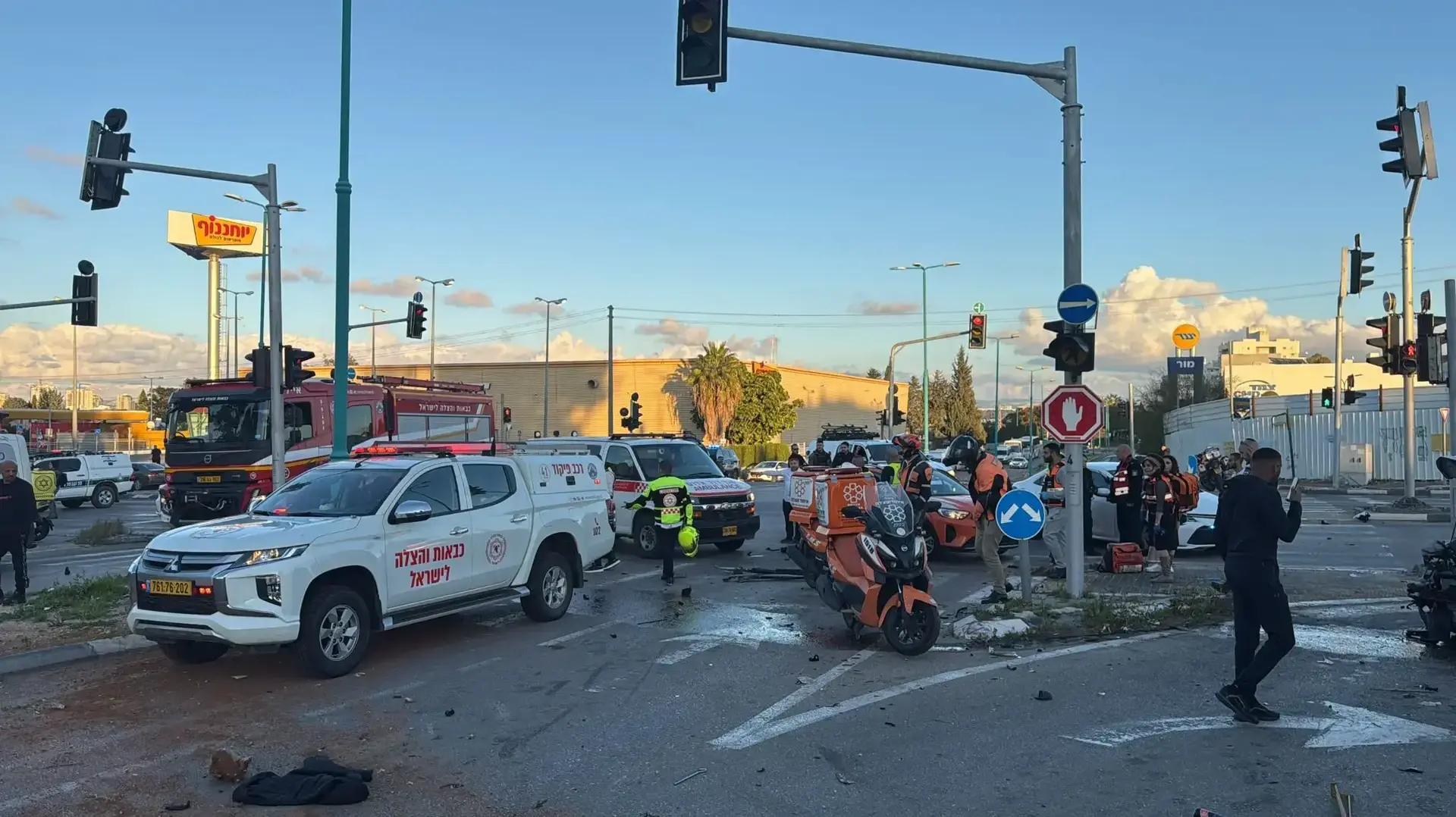 חילוץ לכודים בתאונת דרכים, לוד, 1 במרץ 2025 חילוץ לכודים בתאונת דרכים, לוד, 1 במרץ 2025