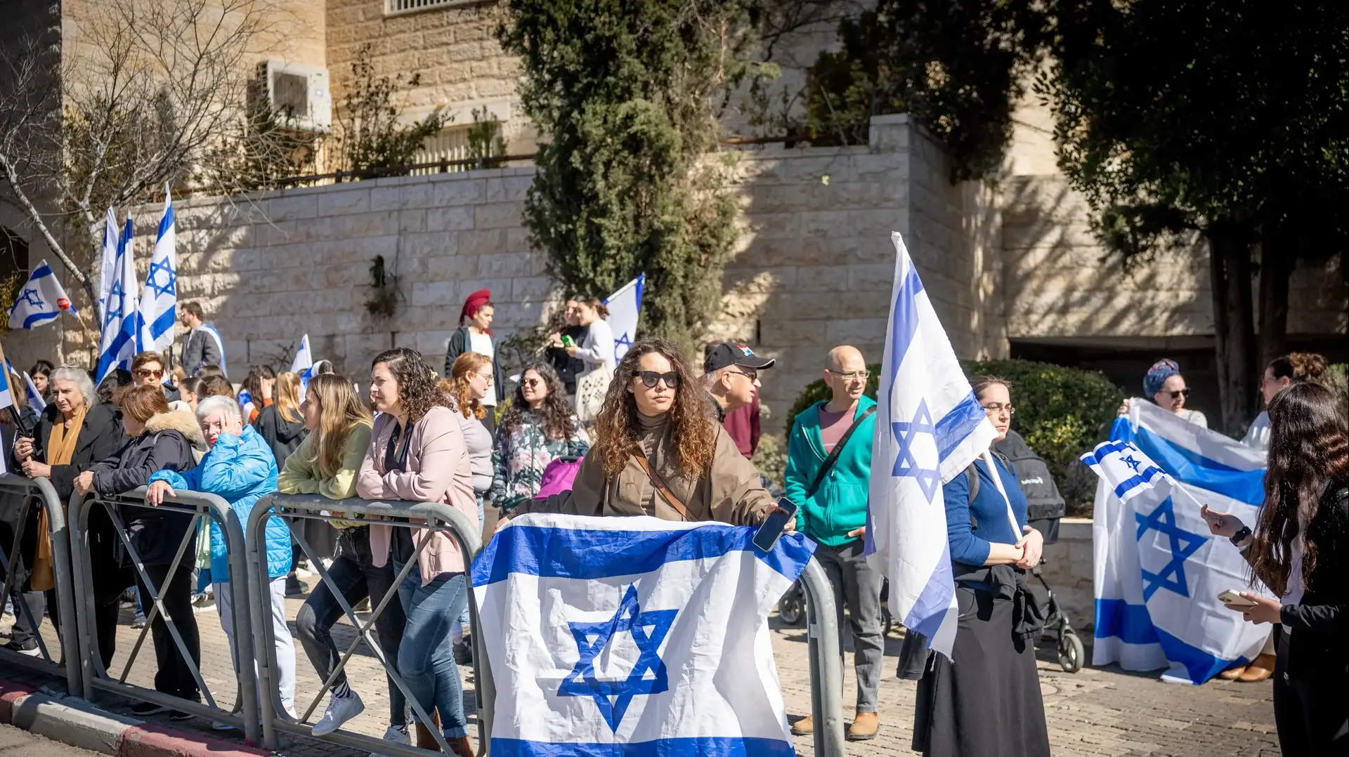 מסע הלוויה של שלמה מנצור מראשל"צ לכיסופים לקראת הלוויתו, 2 במרץ 2025 מסע הלוויה של שלמה מנצור מראשל"צ לכיסופים לקראת הלוויתו, 2 במרץ 2025