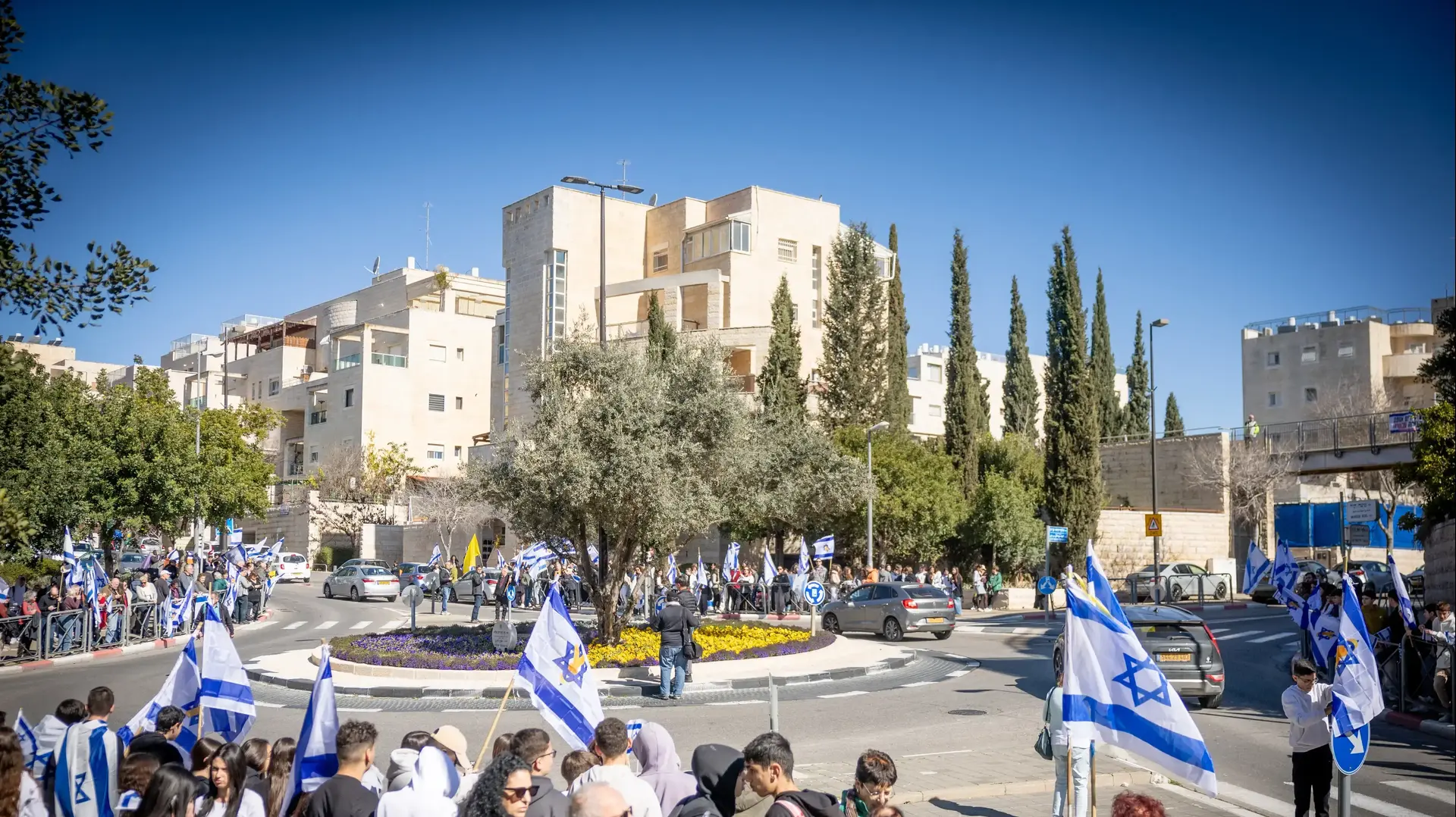 מסע הלוויה של שלמה מנצור מראשל"צ לכיסופים לקראת הלוויתו, 2 במרץ 2025 מסע הלוויה של שלמה מנצור מראשל"צ לכיסופים לקראת הלוויתו, 2 במרץ 2025