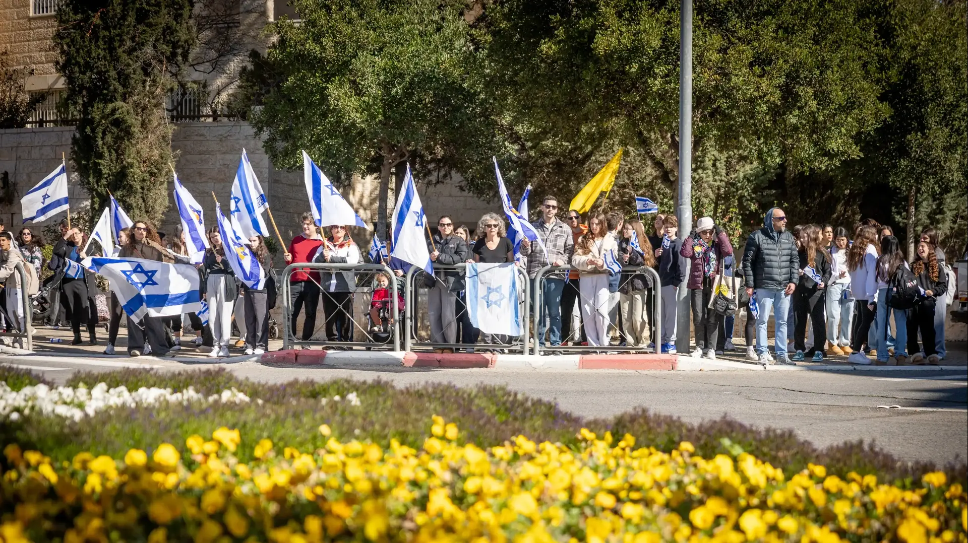 מסע הלוויה של שלמה מנצור מראשל"צ לכיסופים לקראת הלוויתו, 2 במרץ 2025 מסע הלוויה של שלמה מנצור מראשל"צ לכיסופים לקראת הלוויתו, 2 במרץ 2025
