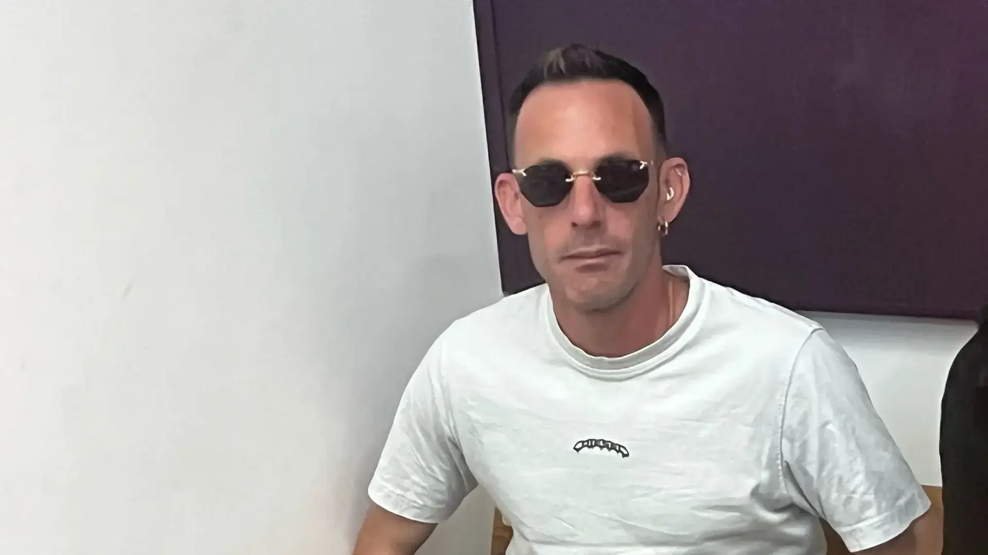 דורון הס, אביו של ליאם ז״ל, בהכרעת הדין בגין רצח בנסיבות מחמירות של בנה ליאם בביתם בהרצליה, בימ"ש מחוזי ת"א , 2 במרץ 2025 דורון הס, אביו של ליאם ז״ל, בהכרעת הדין בגין רצח בנסיבות מחמירות של בנה ליאם בביתם בהרצליה, בימ"ש מחוזי ת"א , 2 במרץ 2025
