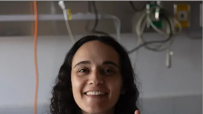 אמילי דמארי בבית החולים, לפני הניתוח אמילי דמארי בבית החולים, לפני הניתוח