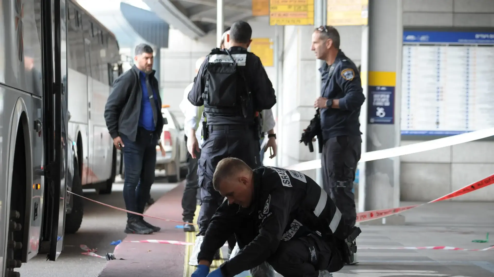 זירת פיגוע דקירה במרכזית המפרץ בחיפה , 3 במרץ 2025 זירת פיגוע דקירה במרכזית המפרץ בחיפה , 3 במרץ 2025