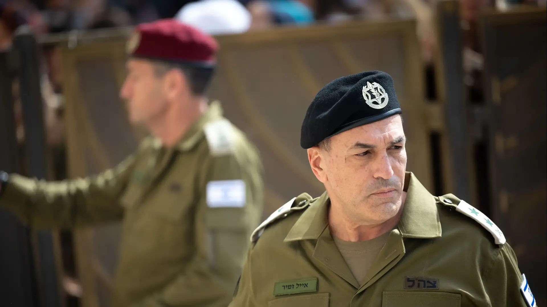 הרמטכ"ל היוצא  ,הרצי הלוי והרמטכ"ל הנכנס, אייל זמיר בכותל המערבי עם רב הכותל, ירושלים , 5 במרץ 2025