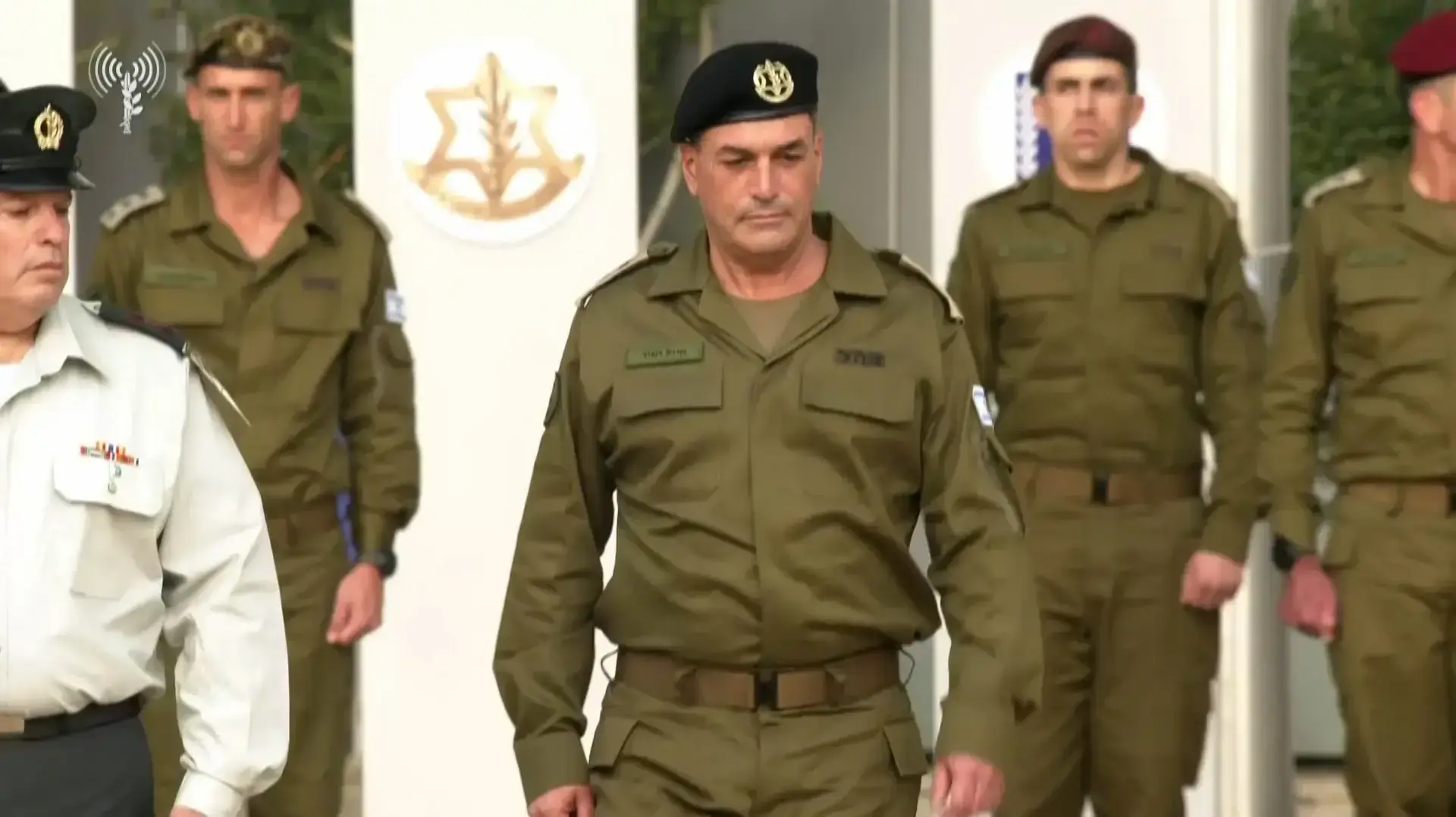 הרמטכל היוצא ,הרצי הלוי והרמטכל הנכנס, אייל זמיר בהיכל הזיכרון הממלכתי בהר הרצל, ירושלים הרמטכל היוצא ,הרצי הלוי והרמטכל הנכנס, אייל זמיר בהיכל הזיכרון הממלכתי בהר הרצל, ירושלים