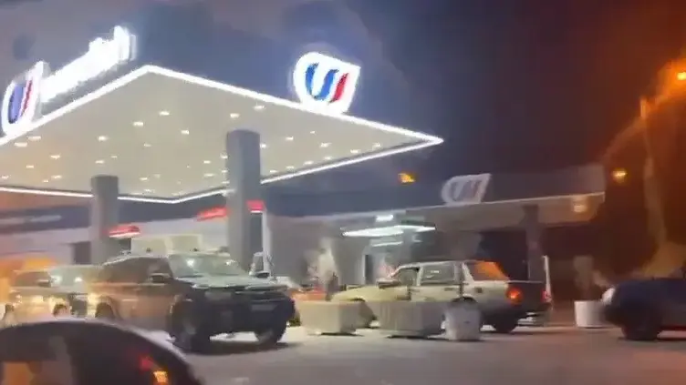 תורים לדלק בצור בעקבות תקיפות חיל האוויר, 7 במרץ 2025 תורים לדלק בצור בעקבות תקיפות חיל האוויר, 7 במרץ 2025