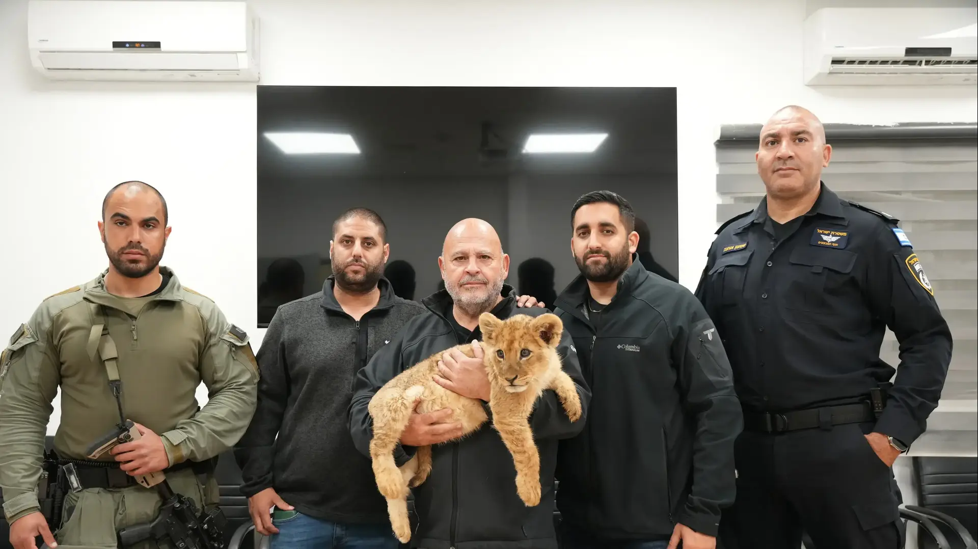 משטרת ישראל מצאה אריה בנגב משטרת ישראל מצאה אריה בנגב