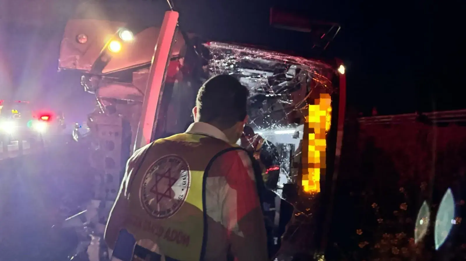 הרוג, פצועים בינוני וקל בתאונת דרכים כתוצאה מאוטובוס שהתהפך הרוג, פצועים בינוני וקל בתאונת דרכים כתוצאה מאוטובוס שהתהפך