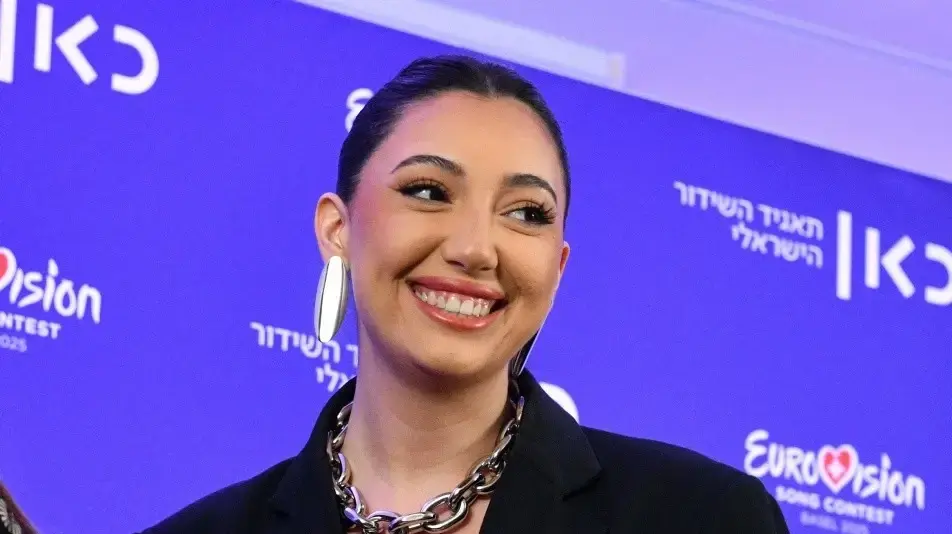 יובל רפאל במסיבת עיתונאים לאחר הצגת שיר האירוויזיון 2025 יובל רפאל במסיבת עיתונאים לאחר הצגת שיר האירוויזיון 2025