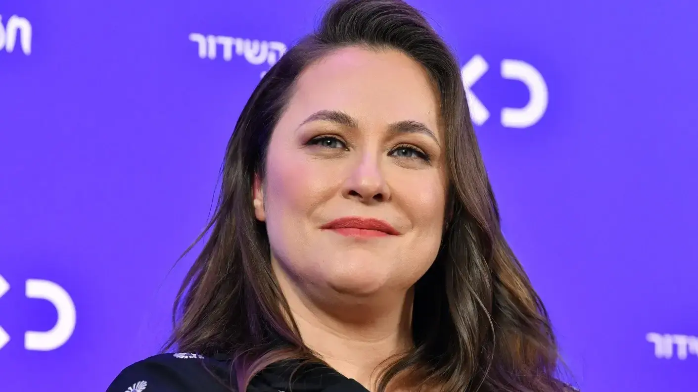 קרן פלס במסיבת עיתונאים לאחר הצגת שיר האירוויזיון 2025 קרן פלס במסיבת עיתונאים לאחר הצגת שיר האירוויזיון 2025