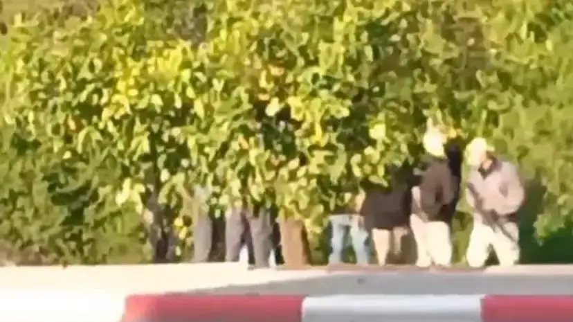 שוטרי מחוז מרכז במרחב נתב"ג עצרו הבוקר בתום סריקות מבצעיות, חשוד בגניבת רכב וניסיון פריצת מחסום ככה"נ על רקע פלילי שוטרי מחוז מרכז במרחב נתב"ג עצרו הבוקר בתום סריקות מבצעיות, חשוד בגניבת רכב וניסיון פריצת מחסום ככה"נ על רקע פלילי
