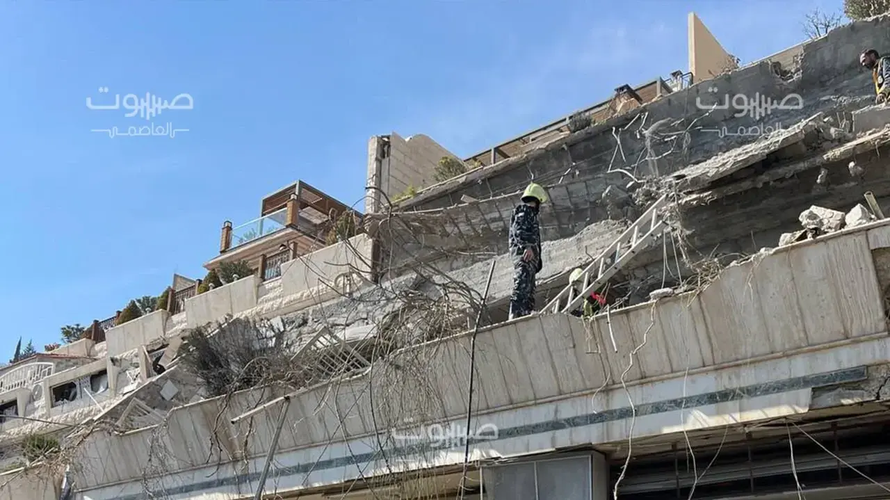 מקור ישראלי מוסר לערוץ "סקיי ניוז" בשפה הערבית כי הותקף בדמשק מטה פיקוד של אירגון הטרור הג׳יהאד האיסלאמי. מקור ישראלי מוסר לערוץ "סקיי ניוז" בשפה הערבית כי הותקף בדמשק מטה פיקוד של אירגון הטרור הג׳יהאד האיסלאמי.