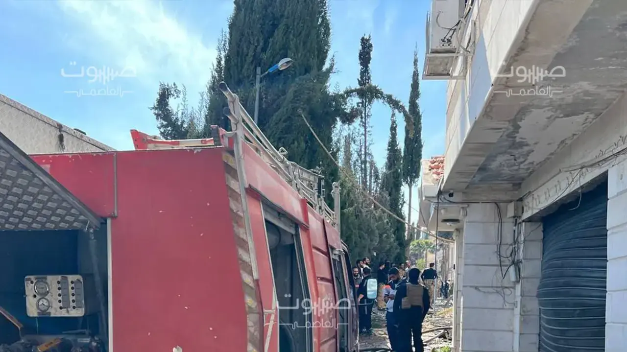 מקור ישראלי מוסר לערוץ "סקיי ניוז" בשפה הערבית כי הותקף בדמשק מטה פיקוד של אירגון הטרור הג׳יהאד האיסלאמי. מקור ישראלי מוסר לערוץ "סקיי ניוז" בשפה הערבית כי הותקף בדמשק מטה פיקוד של אירגון הטרור הג׳יהאד האיסלאמי.