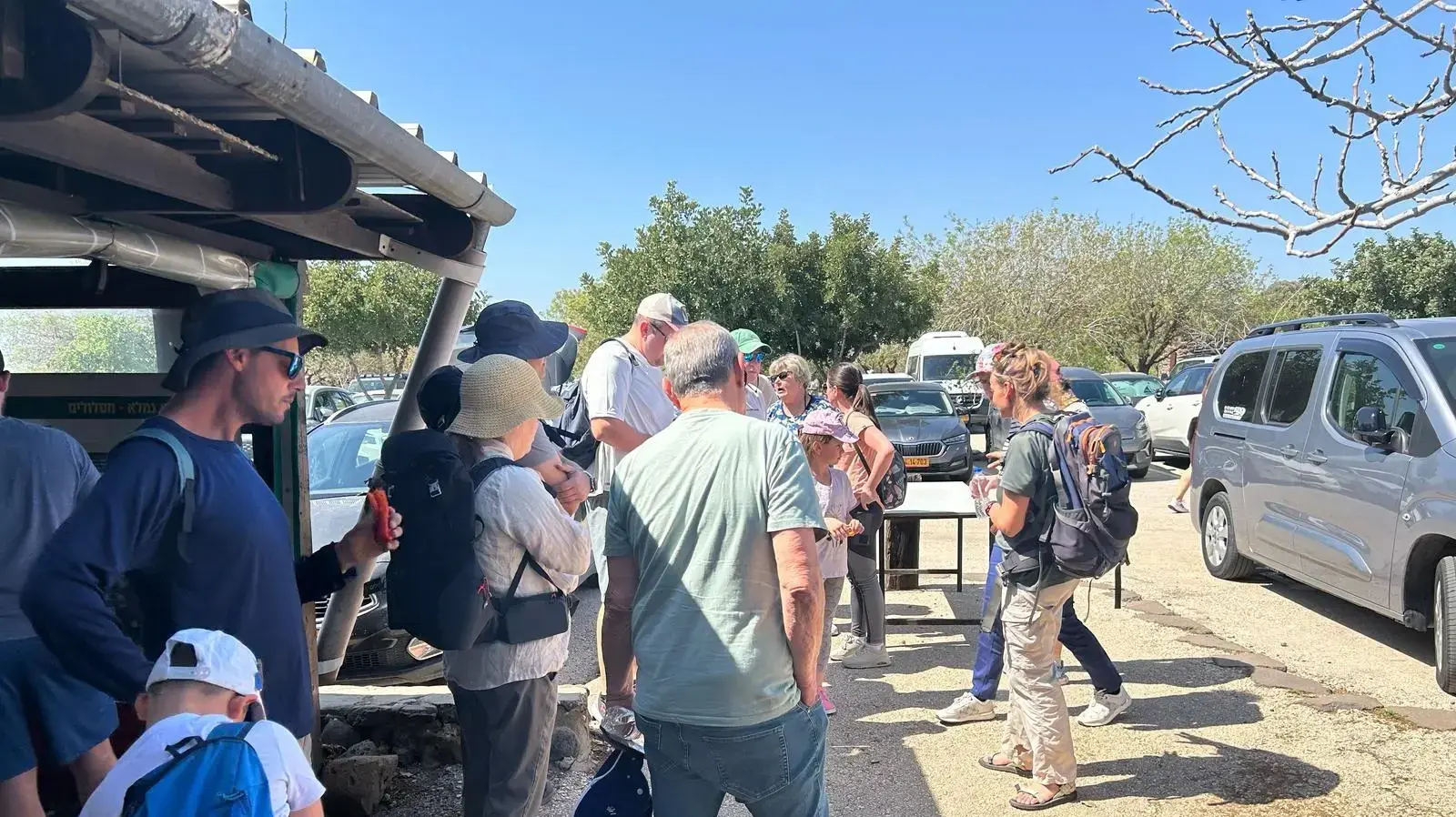 מטיילים בשמורת הטבע יהודיה מטיילים בשמורת הטבע יהודיה