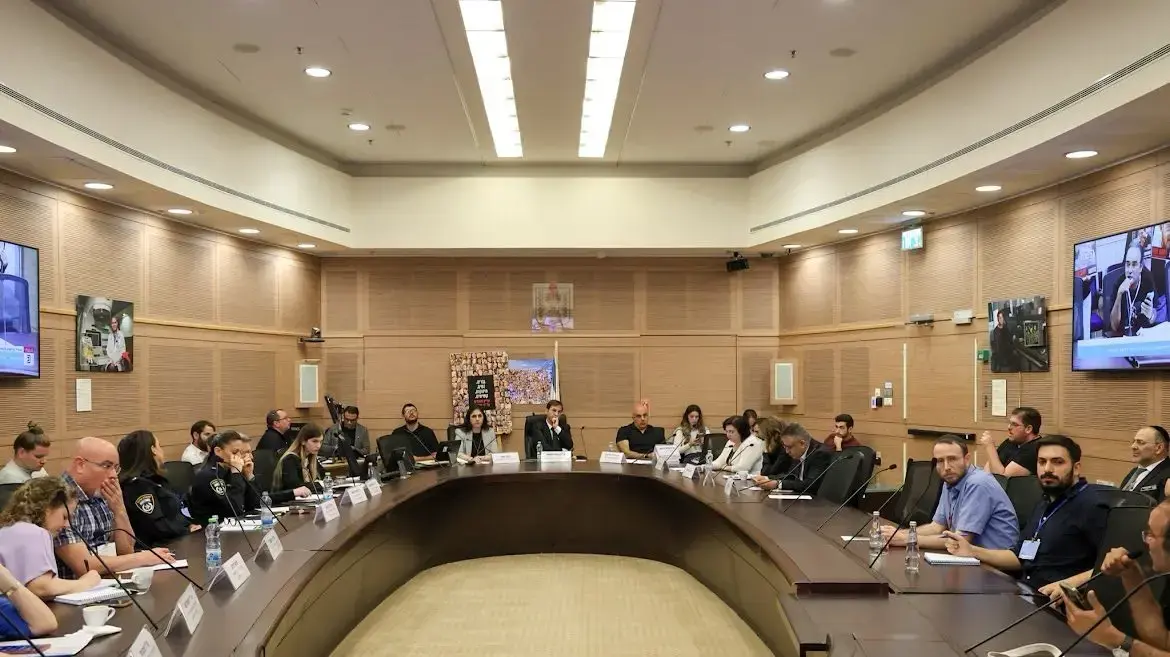 הוועדה לביטחון לאומי בדיון בנושא אזלת היד של משטרת ישראל בטיפול בעושק קשישים, 17 במרץ 2025 הוועדה לביטחון לאומי בדיון בנושא אזלת היד של משטרת ישראל בטיפול בעושק קשישים, 17 במרץ 2025
