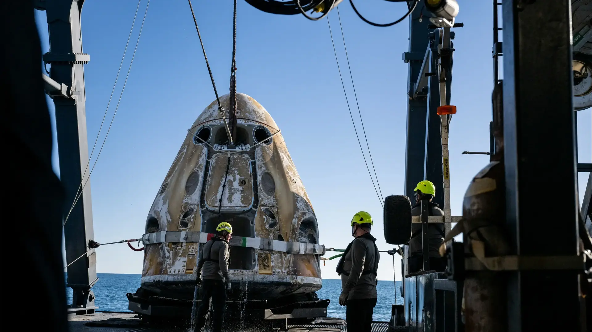 אסטרונאוטים מהחללית SpaceX Dragon נחתו בחופי פלורידה, 19 במרץ 2025 אסטרונאוטים מהחללית SpaceX Dragon נחתו בחופי פלורידה, 19 במרץ 2025