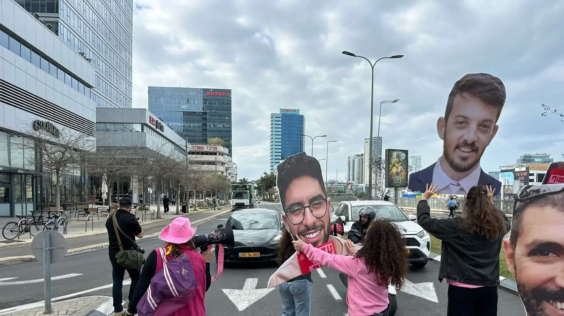 הפגנה למען שחרור החטופים, חסימה בדרך יגאל אלון ת"א, 20 במרץ 2025
