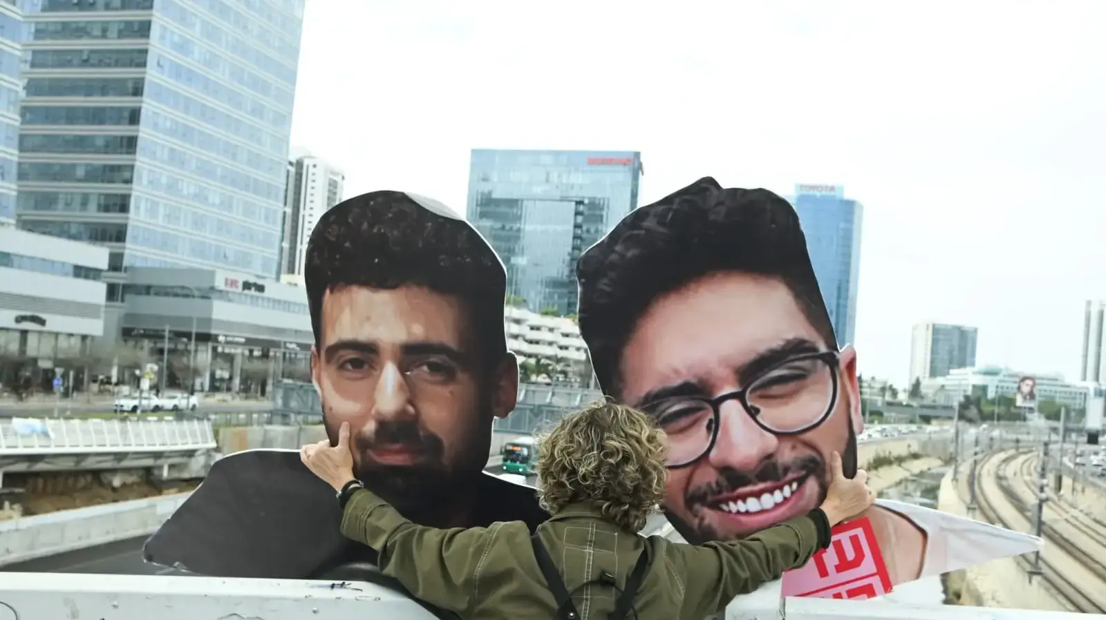 הפגנה למען שחרור החטופים, גשר יהודית, 20 במרץ 2025 הפגנה למען שחרור החטופים, גשר יהודית, 20 במרץ 2025